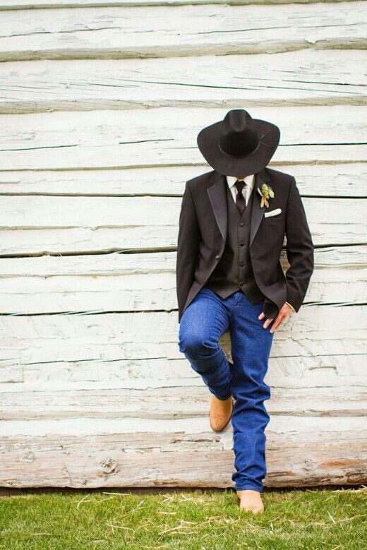 trajes-de-novio-vaquero-negro-sombrero